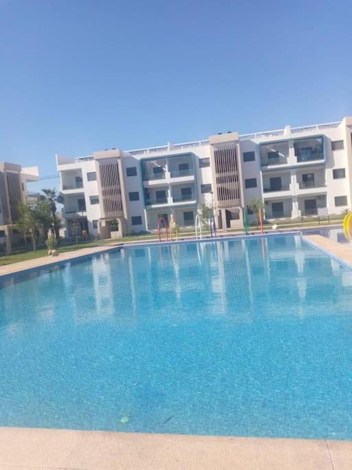 Moderne Vue Piscine *